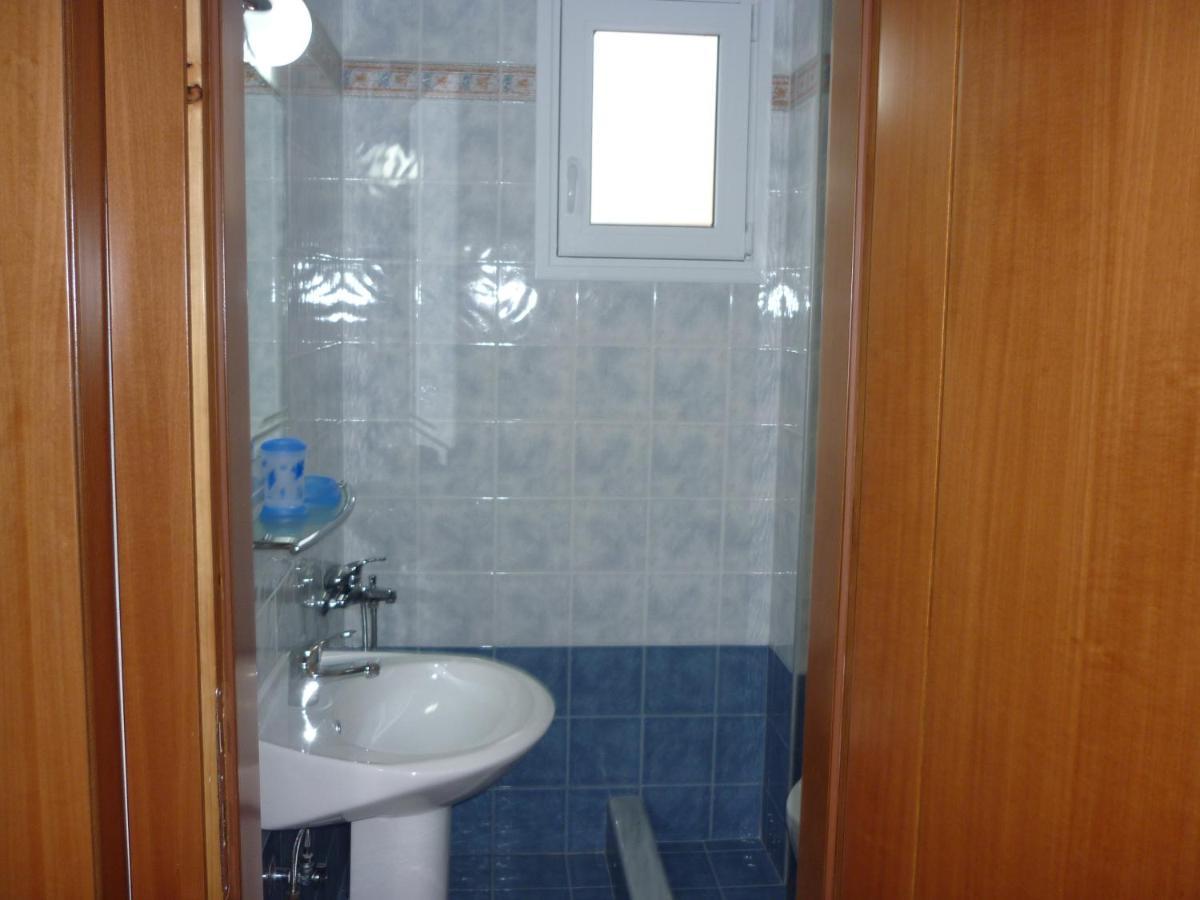Helios Apartment Nea Vrasna Ruang foto