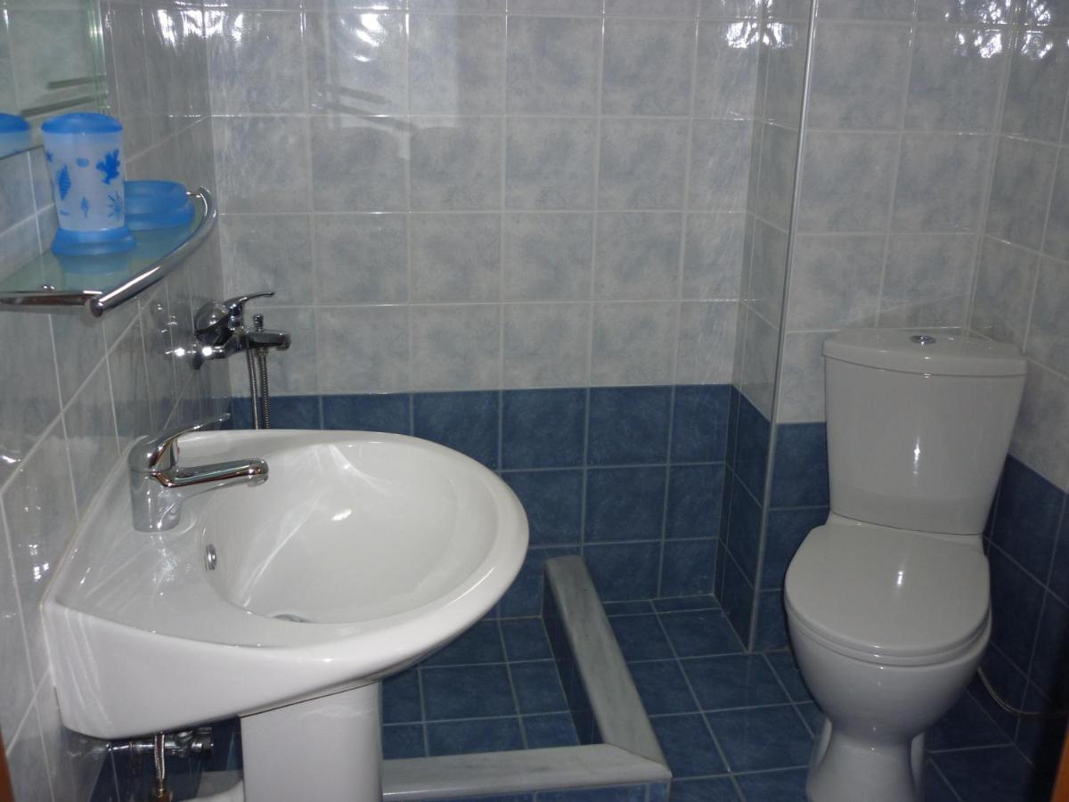 Helios Apartment Nea Vrasna Bagian luar foto