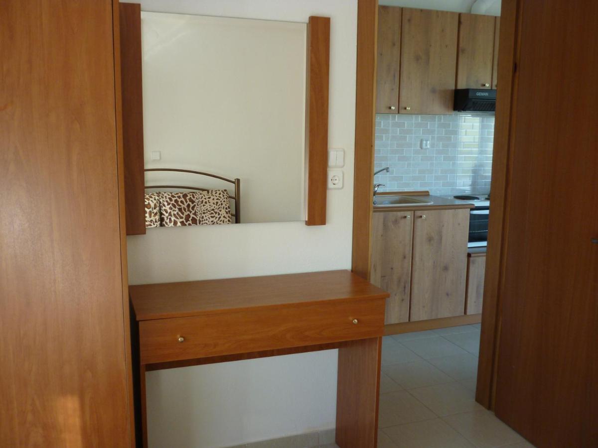 Helios Apartment Nea Vrasna Ruang foto